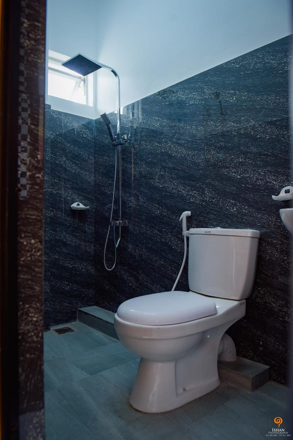 Bathroom, air conditioner