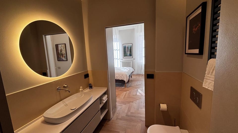 Toilet, Bathroom, Bath, towels