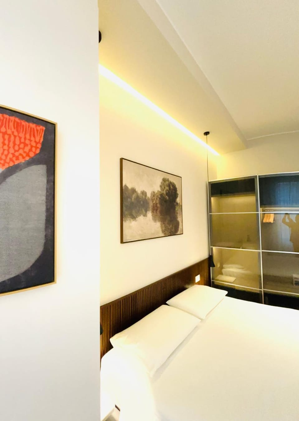 Bed, Photo of the whole room, Bedroom