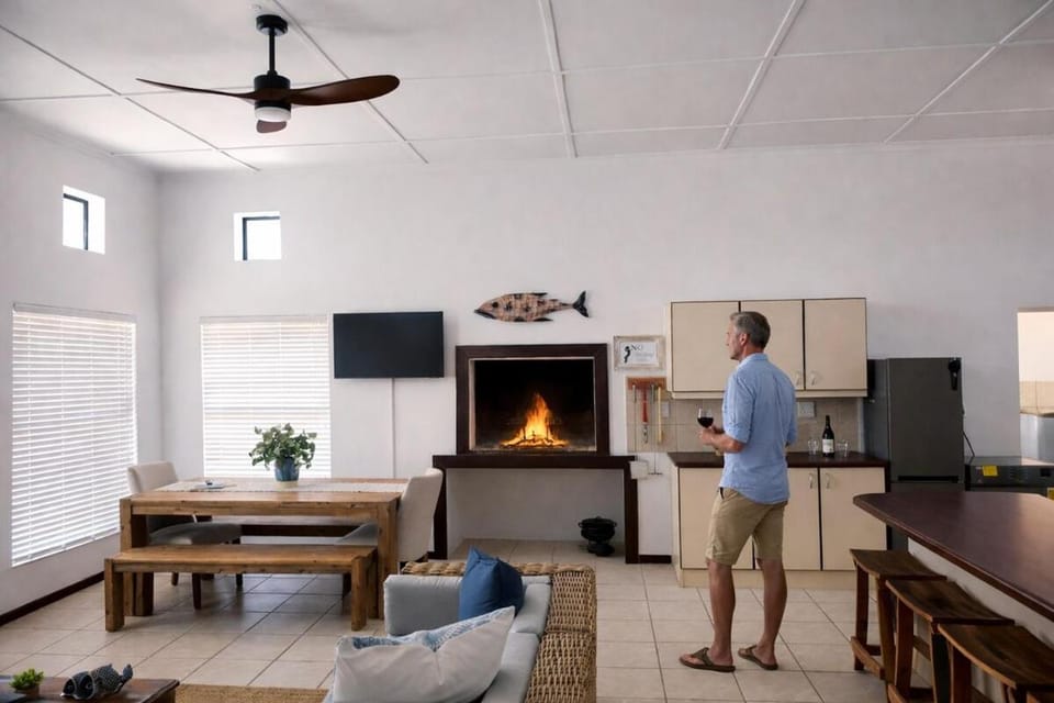 Living room, Dining area, fireplace