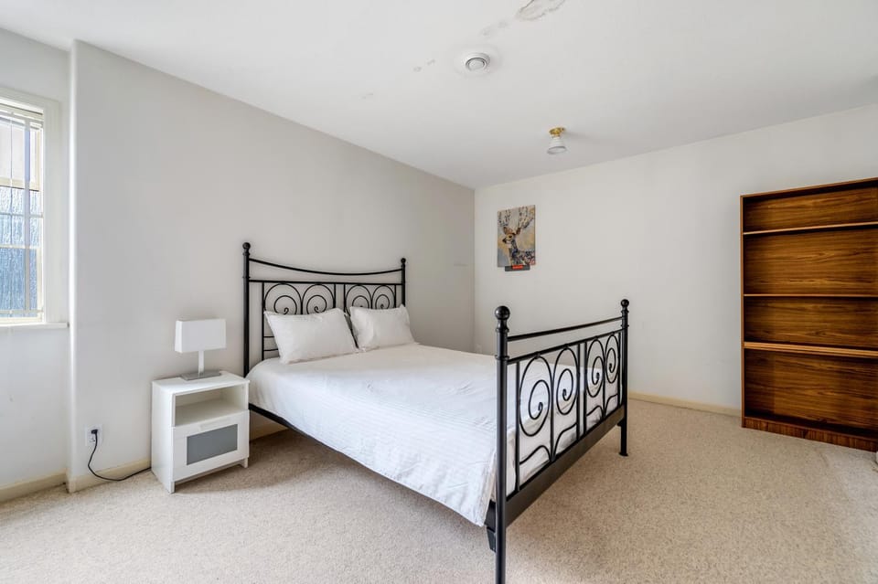Cozy & Modern Room near Langara & Downtown Bed and Breakfast in Vancouver