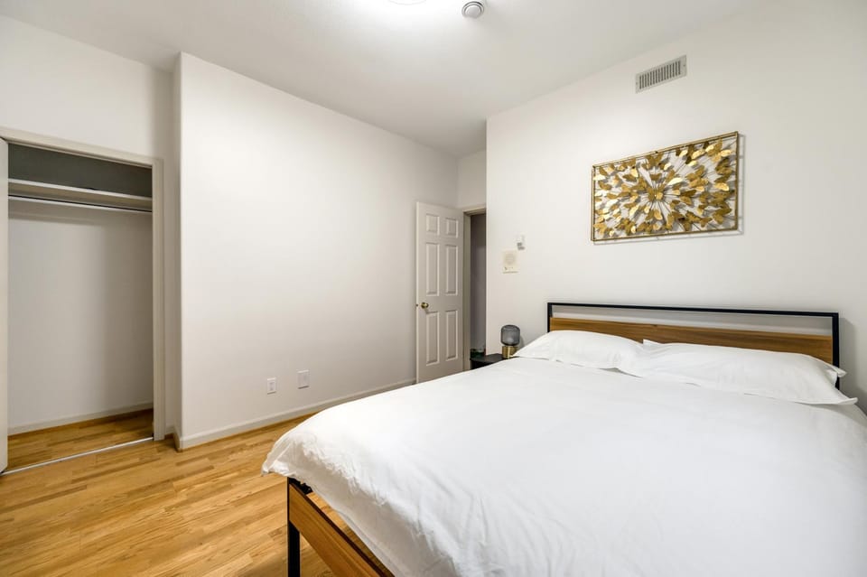 Cozy & Modern Room near Langara & Downtown Bed and Breakfast in Vancouver