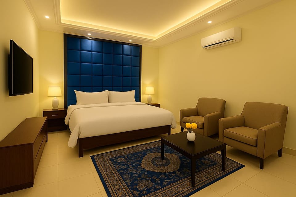 Bed, TV and multimedia, Living room, Photo of the whole room, Seating area, Bedroom, air conditioner
