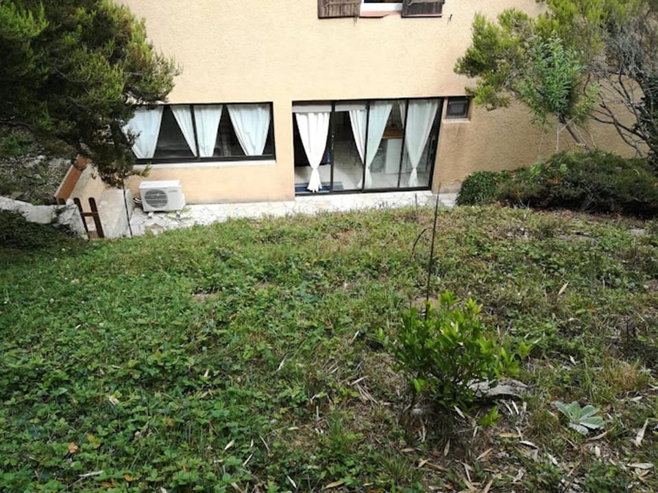 Property building, Garden