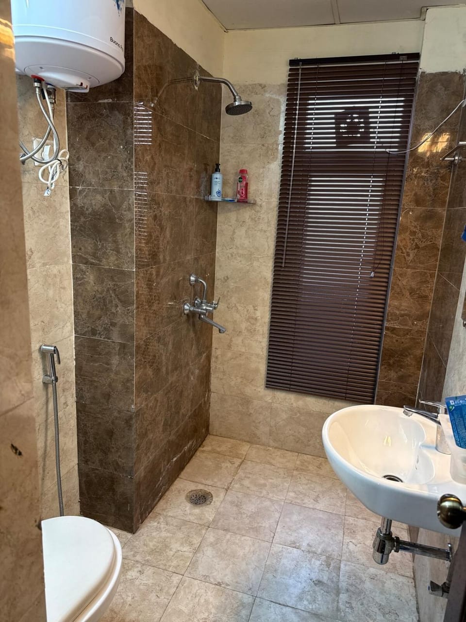 3 bhk luxury 4 AC flat in Vaishali, 4 balconies Apartment in New Delhi