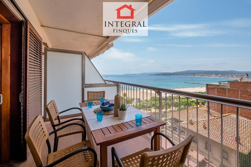 Property building, Off site, Balcony/Terrace, furniture
