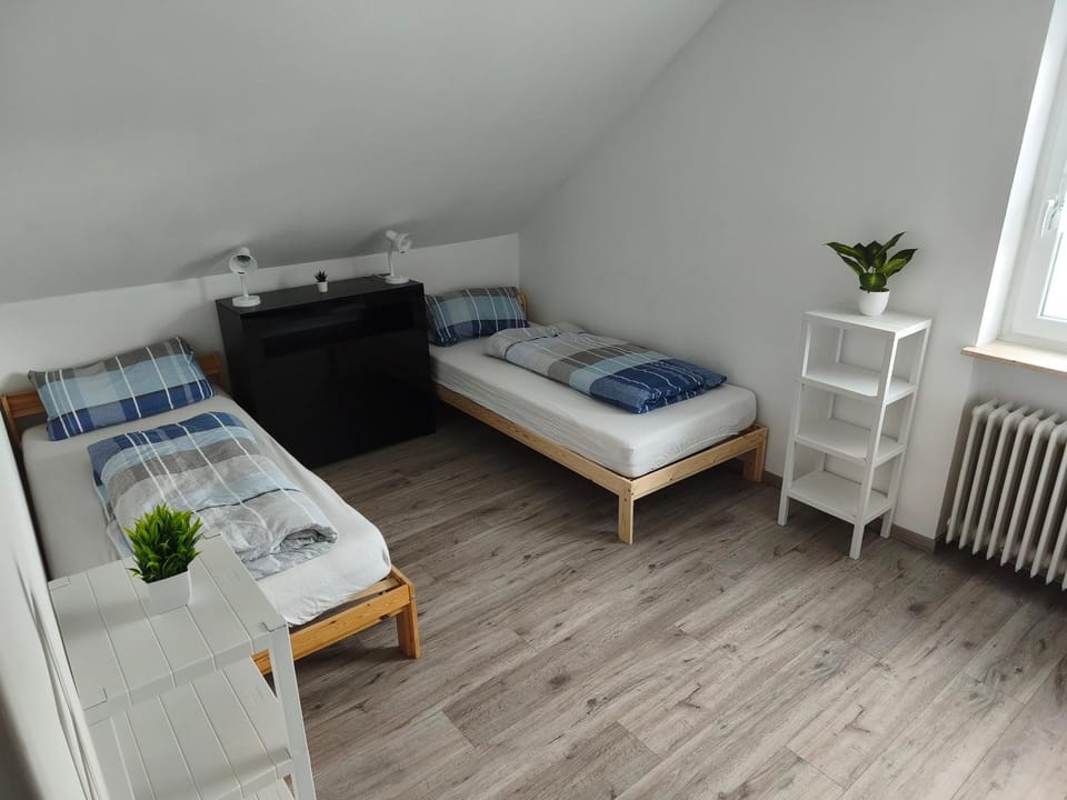 Bed, Bedroom, Guests