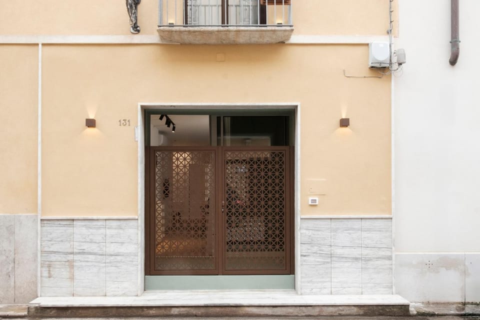 Property building, Facade/entrance