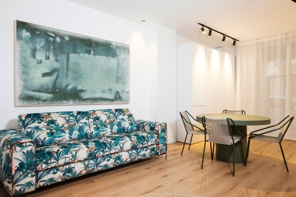 Living room, Dining area