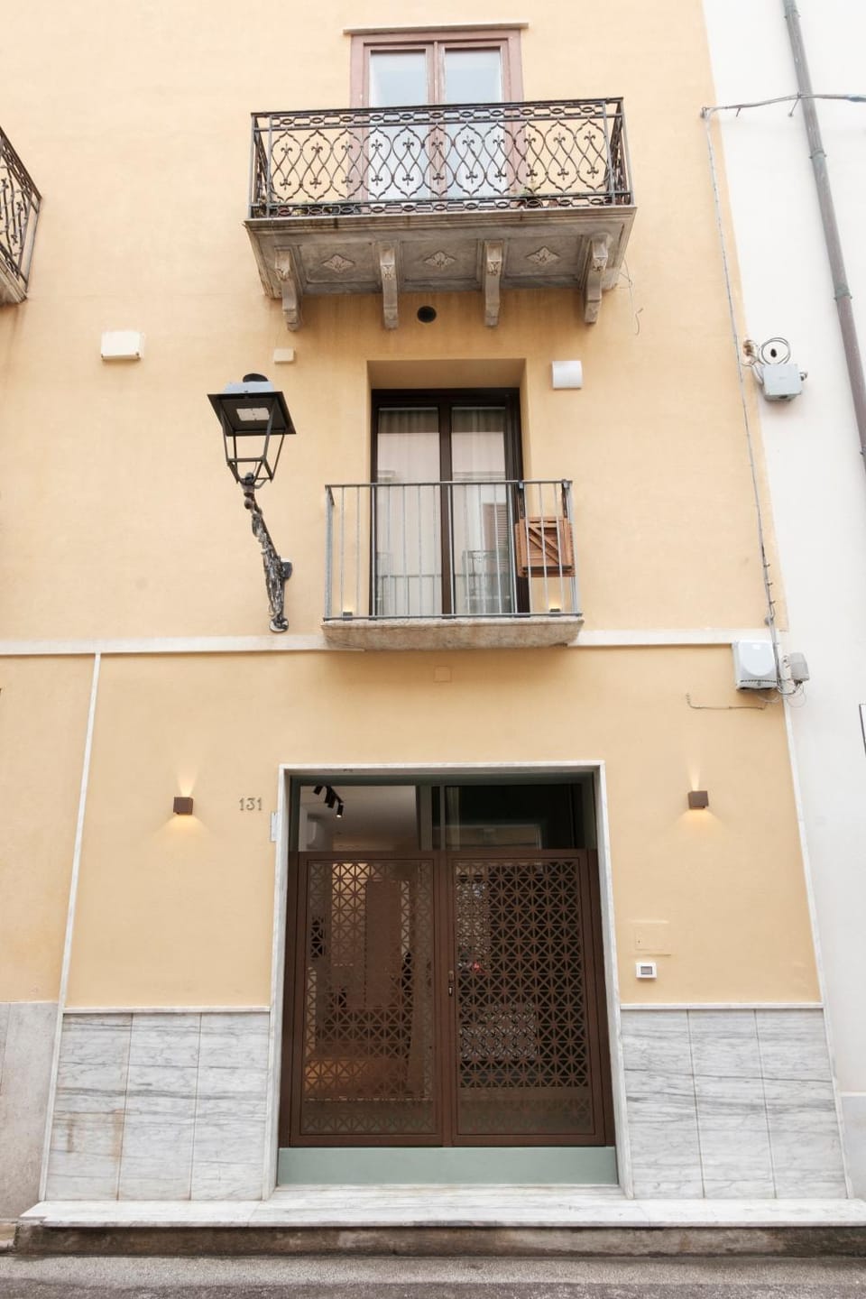 Property building, Facade/entrance