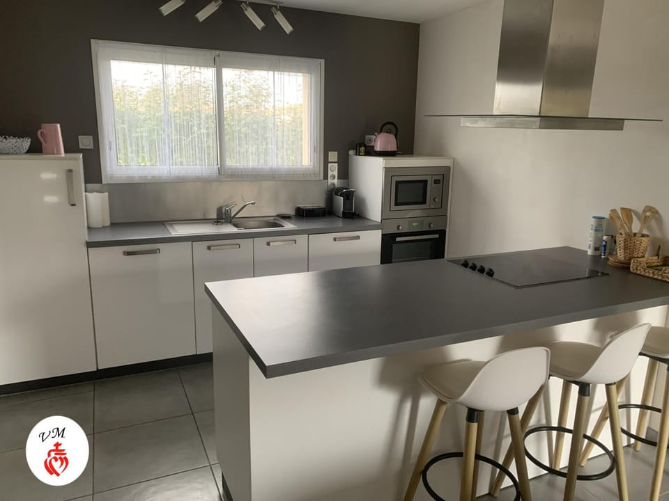 Kitchen or kitchenette, kitchen