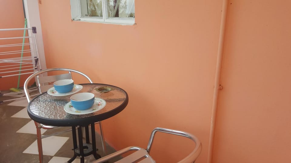 Coffee/tea facilities, Dining area, Breakfast