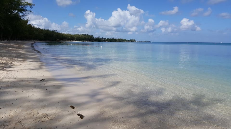 Rent apartment with breakfast 500m Mon Choisy Trou aux biches beaches Apartment in Trou-aux-Biches