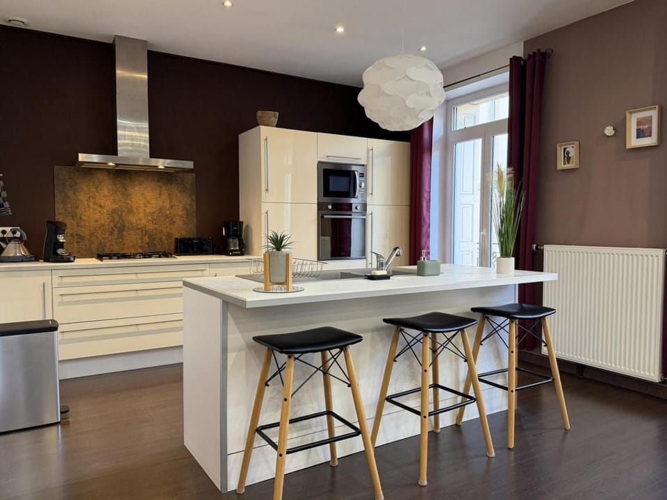 Kitchen or kitchenette, Dining area, dishwasher