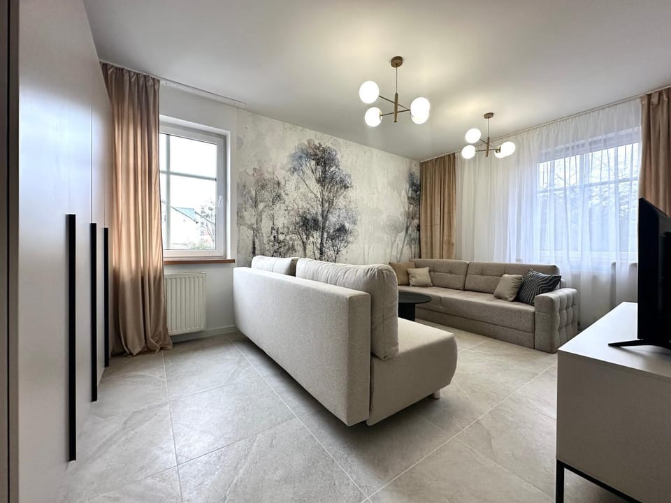 1 Maja Apartment - Self check-in 20h - 300m Train Station Apartment in Lower Silesian Voivodeship