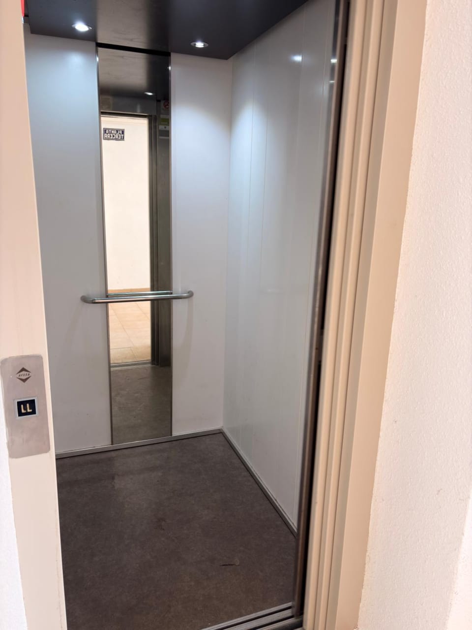 Premium apartment 50 steps from the beach Apartment in Salou