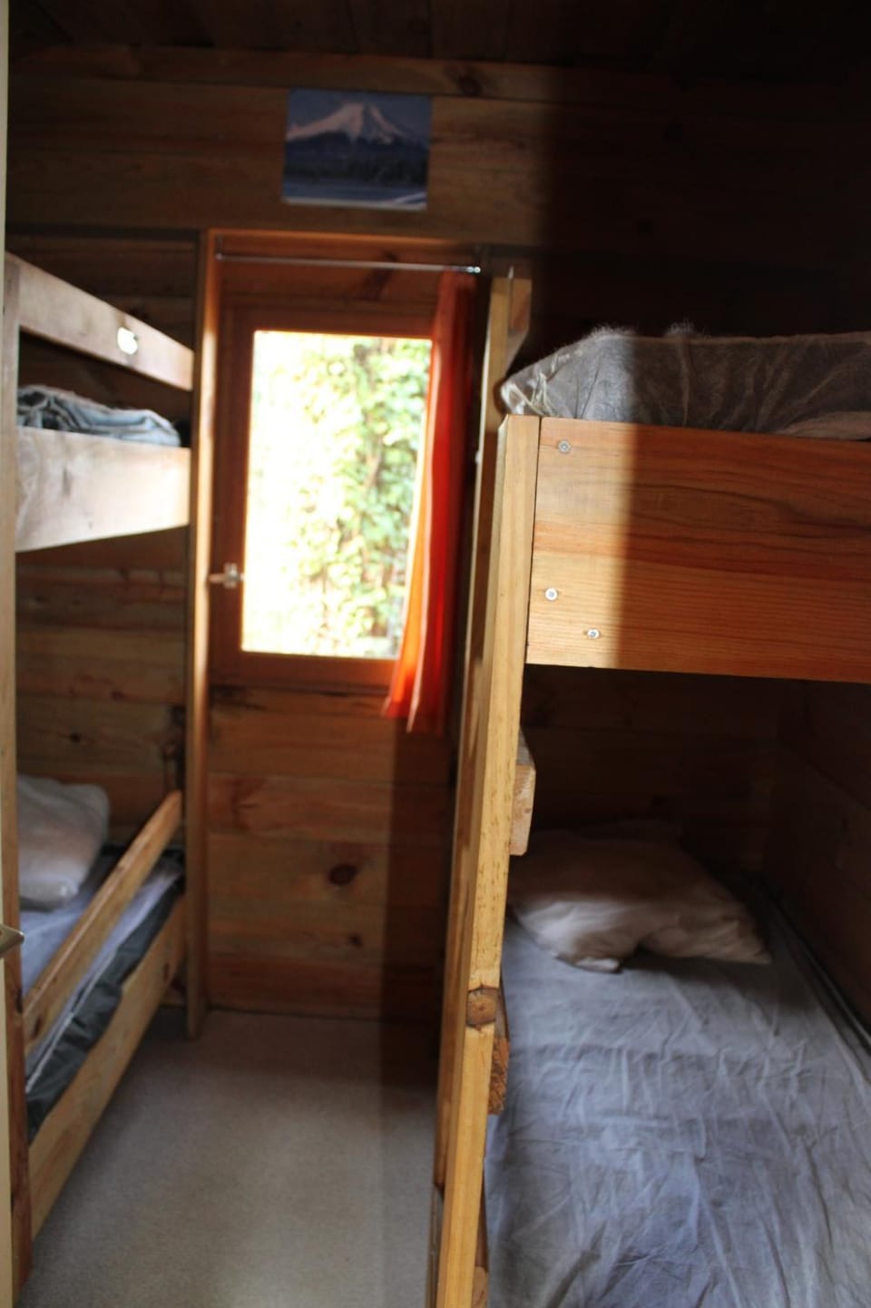 Bedroom, bunk bed