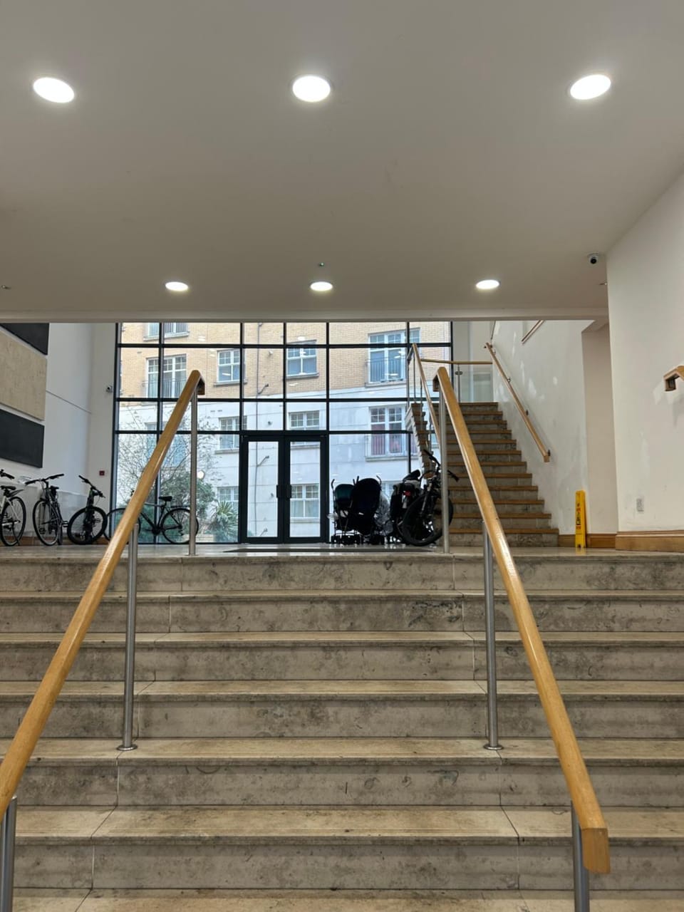 New prime 2 bed 2 bathroom spacious city center apartment with free secure parking Apartment in Belfast