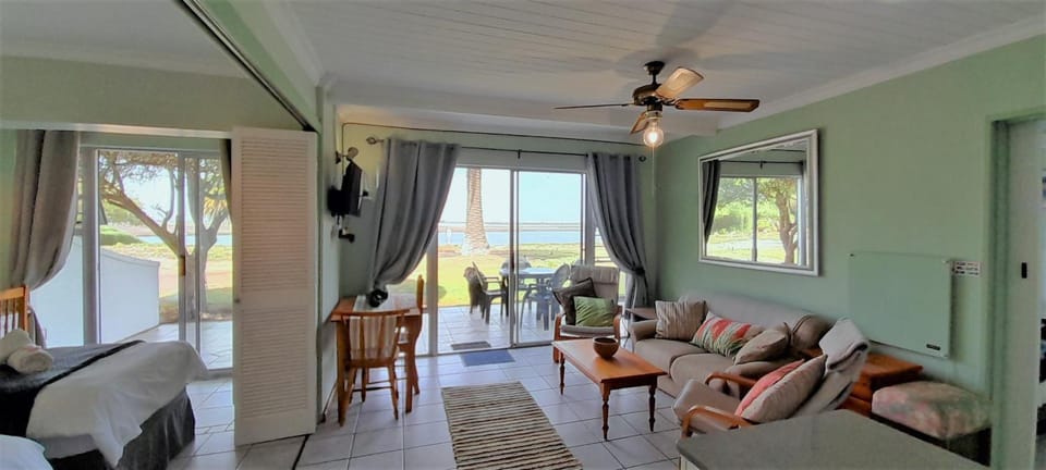 15 Kingfisher Heads Waterkant Street Velddrif Apartment in Western Cape