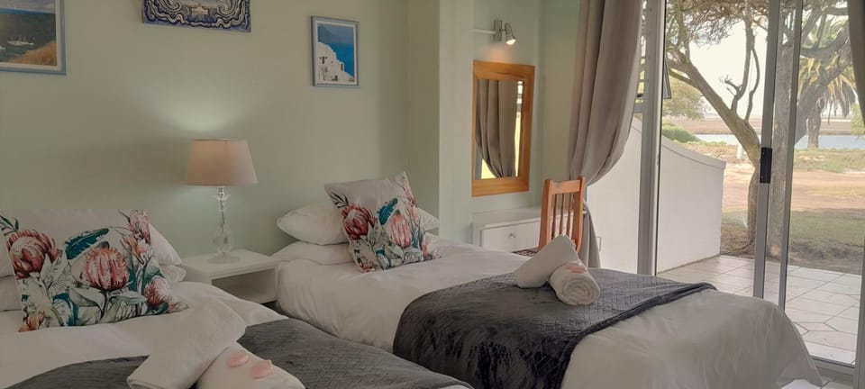 15 Kingfisher Heads Waterkant Street Velddrif Apartment in Western Cape