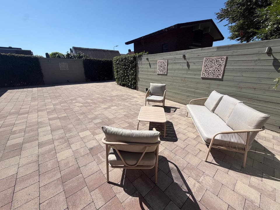 View (from property/room), Balcony/Terrace, sunbed