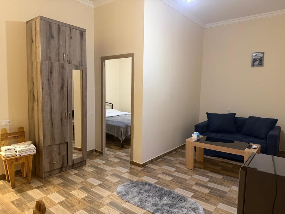 Bed, Living room, Photo of the whole room, Seating area, Bedroom, towels