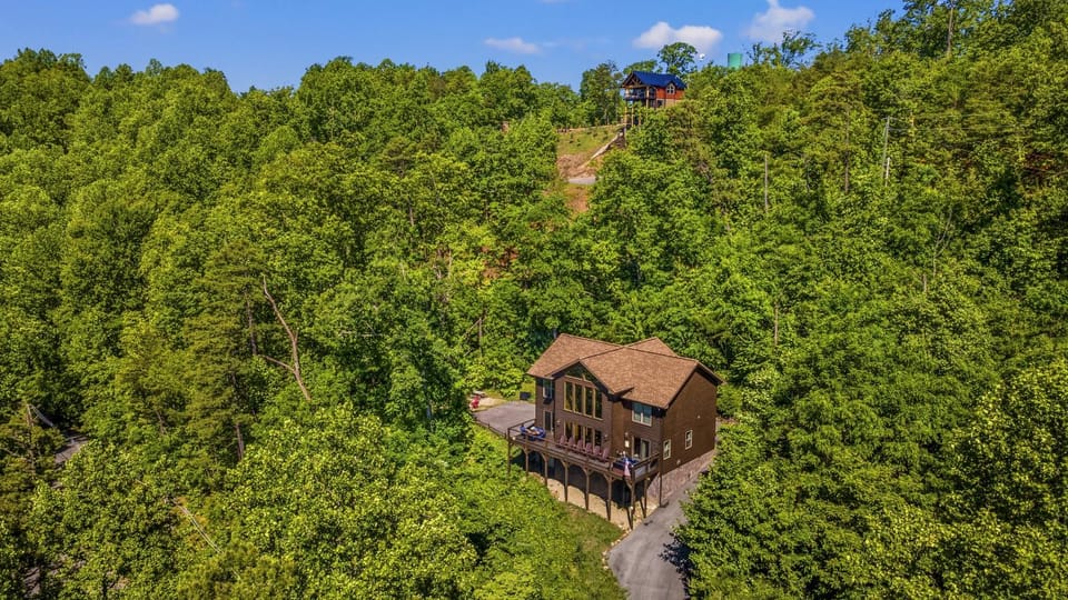 A Tree Top View home House in Gatlinburg