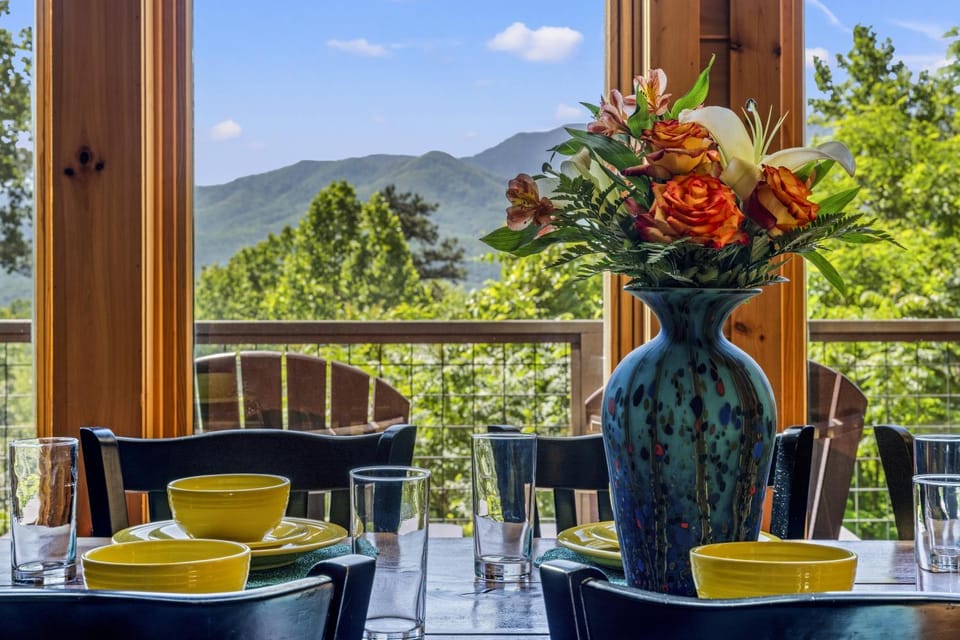 A Tree Top View home House in Gatlinburg