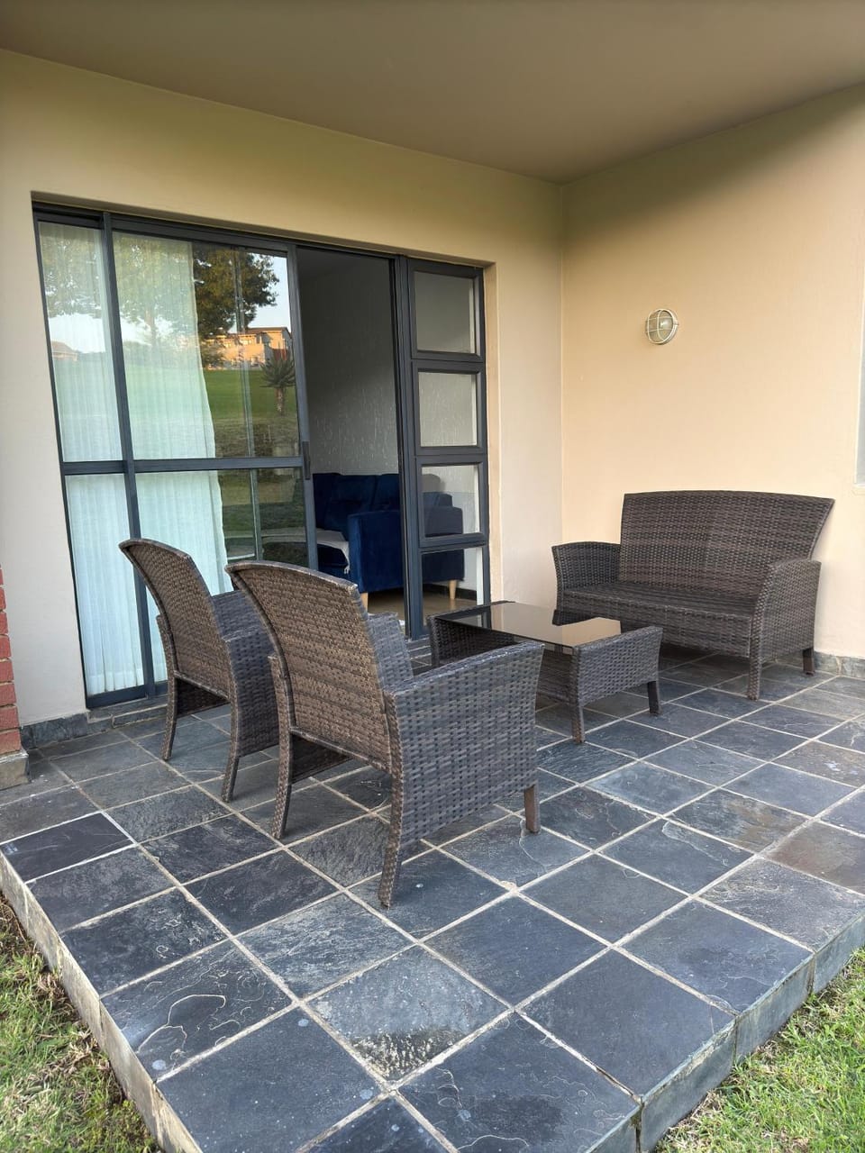 The Greenside Getaway Apartment in Roodepoort