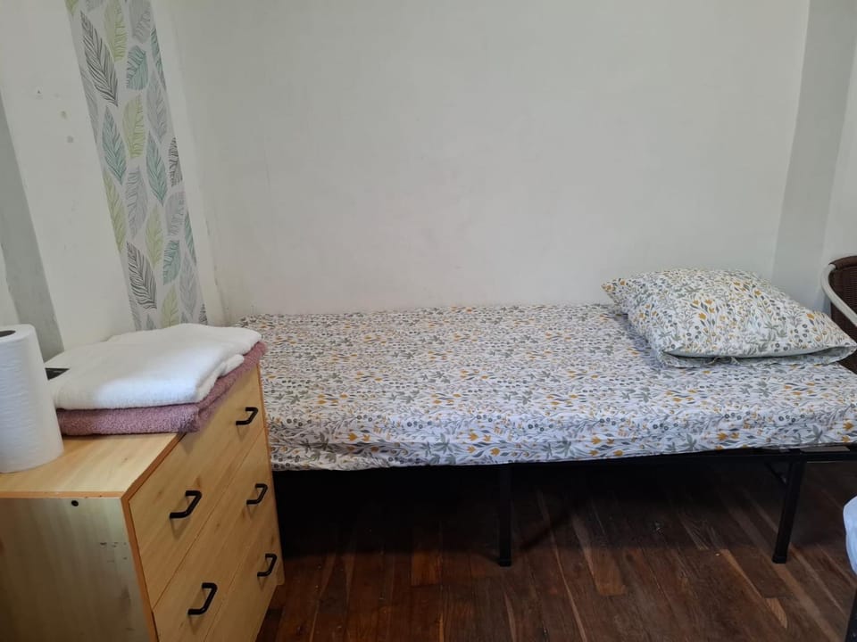 Allan Shared House Room P2 Vacation rental in Levallois-Perret