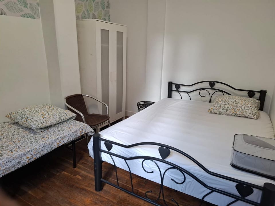 Allan Shared House Room P2 Vacation rental in Levallois-Perret