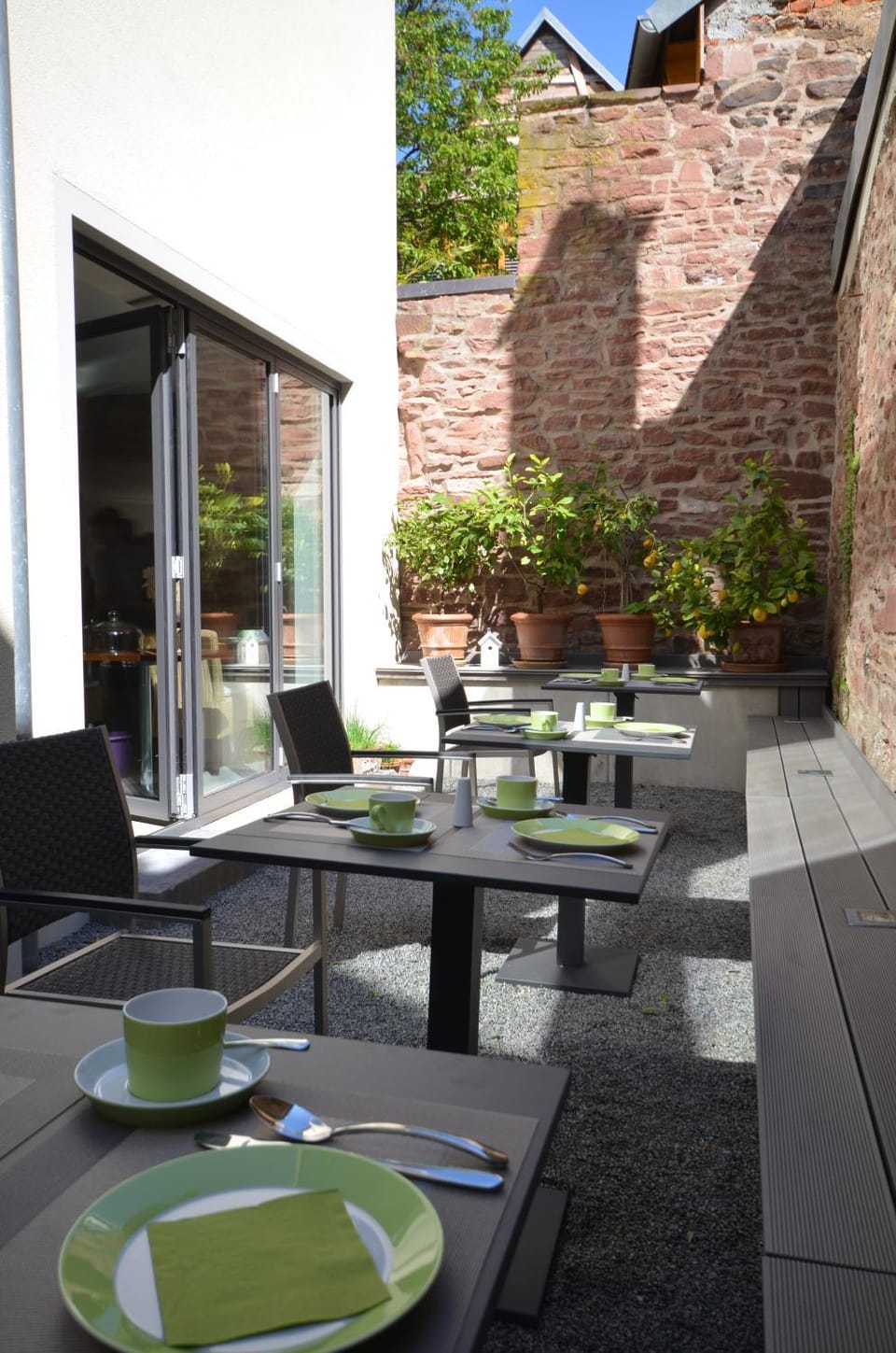 Patio, Restaurant/places to eat, Area and facilities