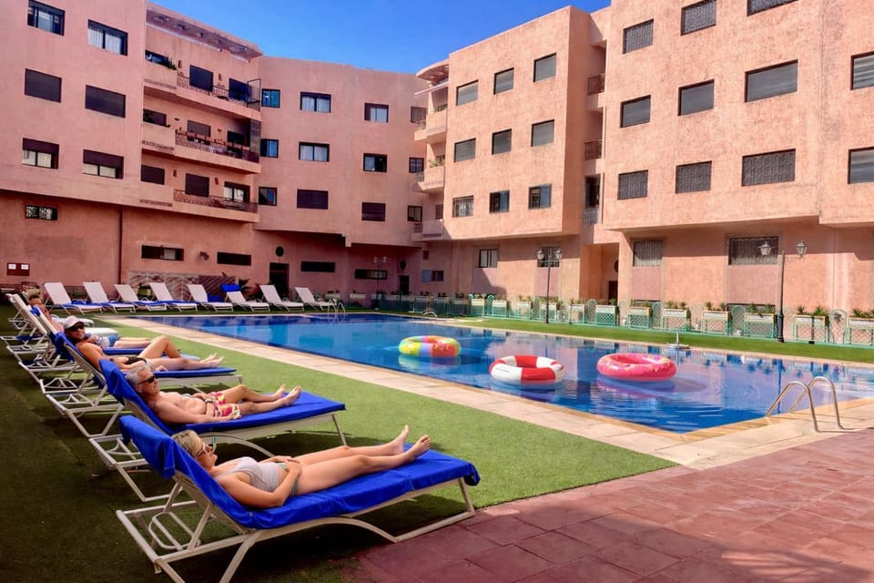 Swimming pool, Swimming pool, sunbed