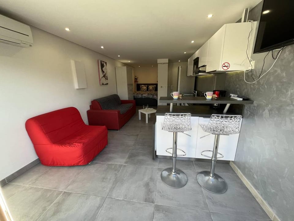 Studio cabine 2 couchages CAP D'AGDE NATURISME CN020-022 Cabin in Agde