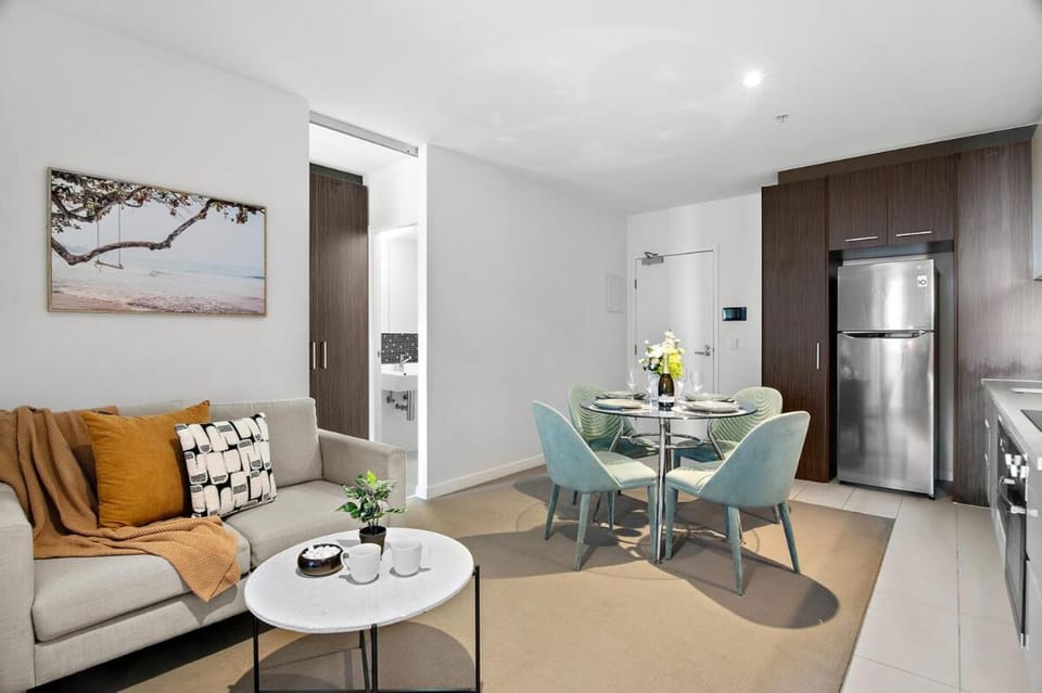 High Rise CBD Retreat Cozy 1BR Pool, Gym, Sauna Apartment in Melbourne