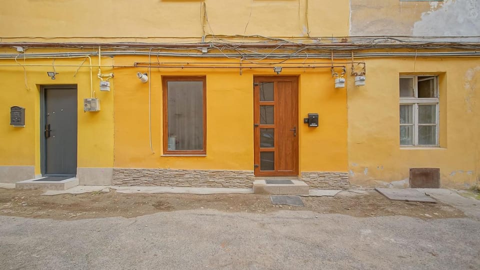Property building, Day