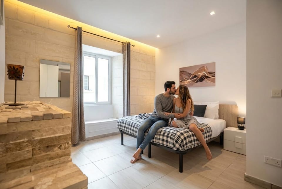 Bed, People, Bedroom, Guests, group of guests, towels