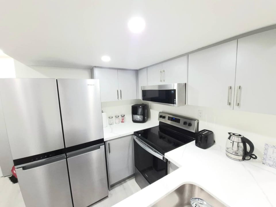 microwave, oven, kitchen