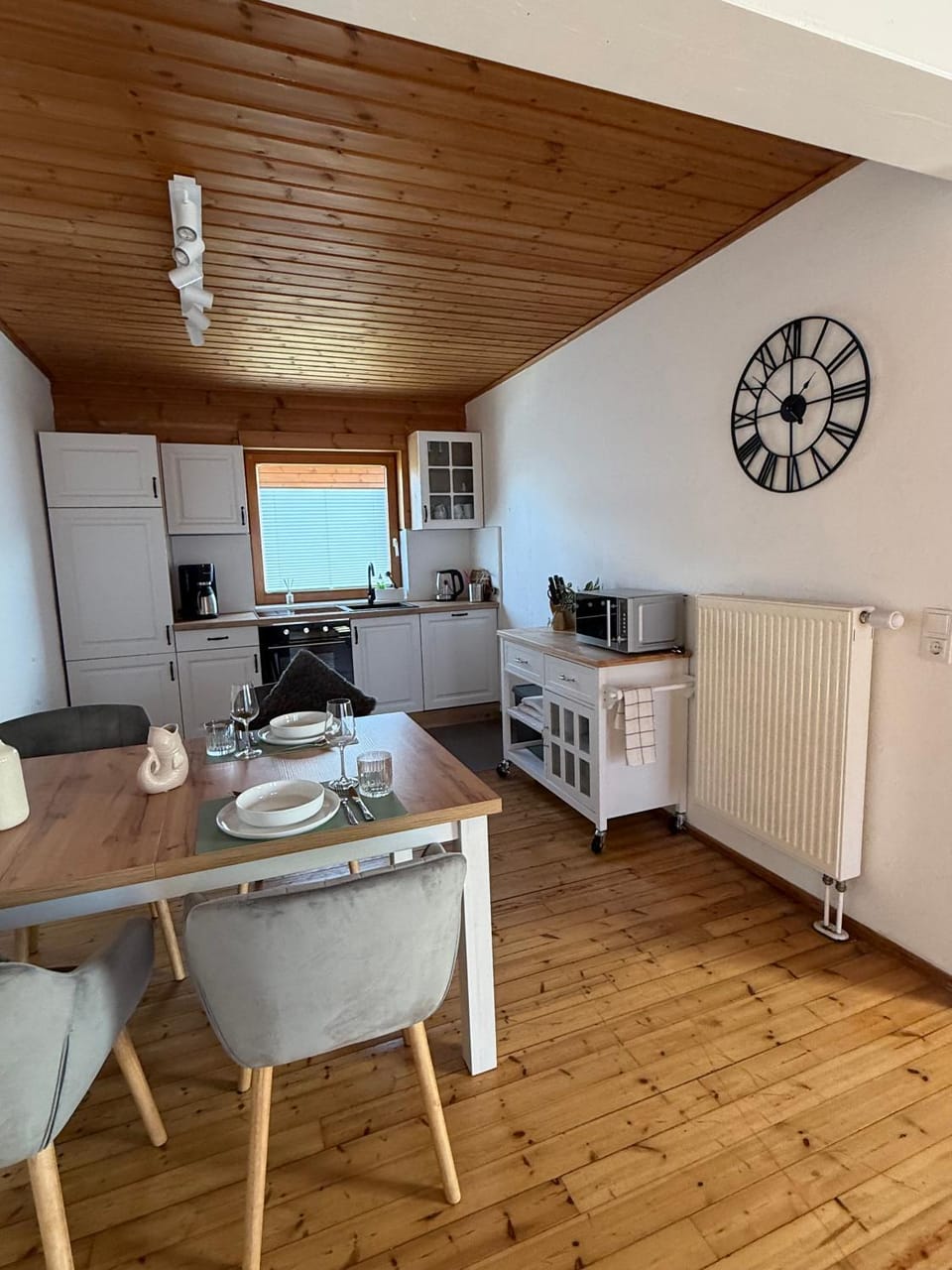 Kitchen or kitchenette, Dining area, kitchen