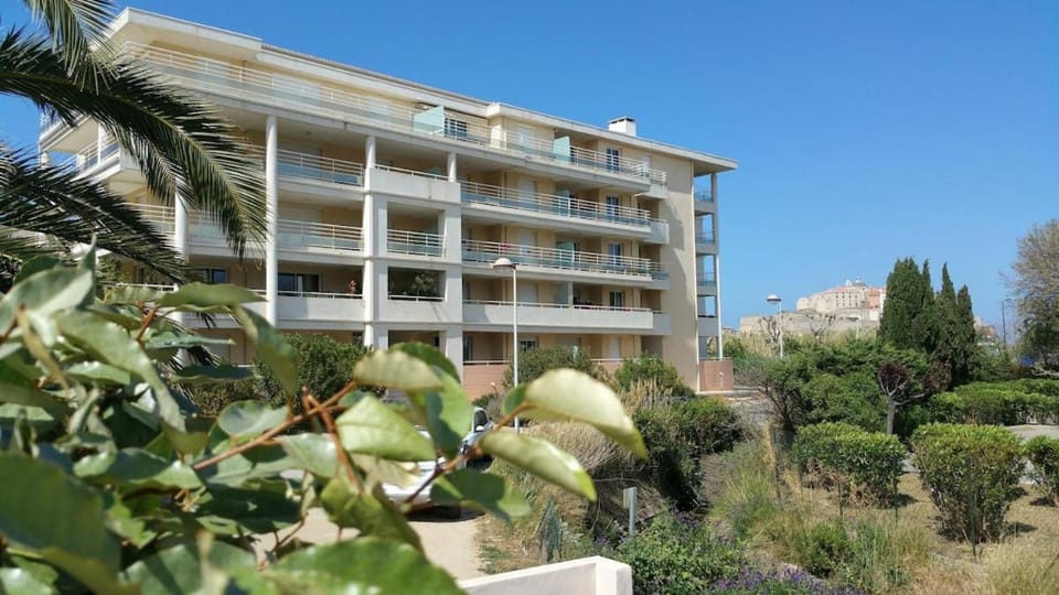 Résidence port Calvi- Apartment T3 sea view Apartment in Calvi