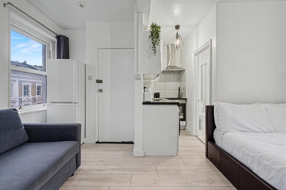 Bed, kitchen