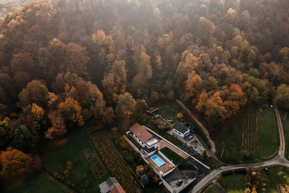 Property building, Bird's eye view, Swimming pool