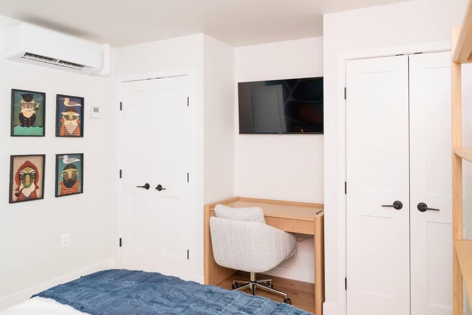 Pint-Sized on Poplar Apartment in Cambridge