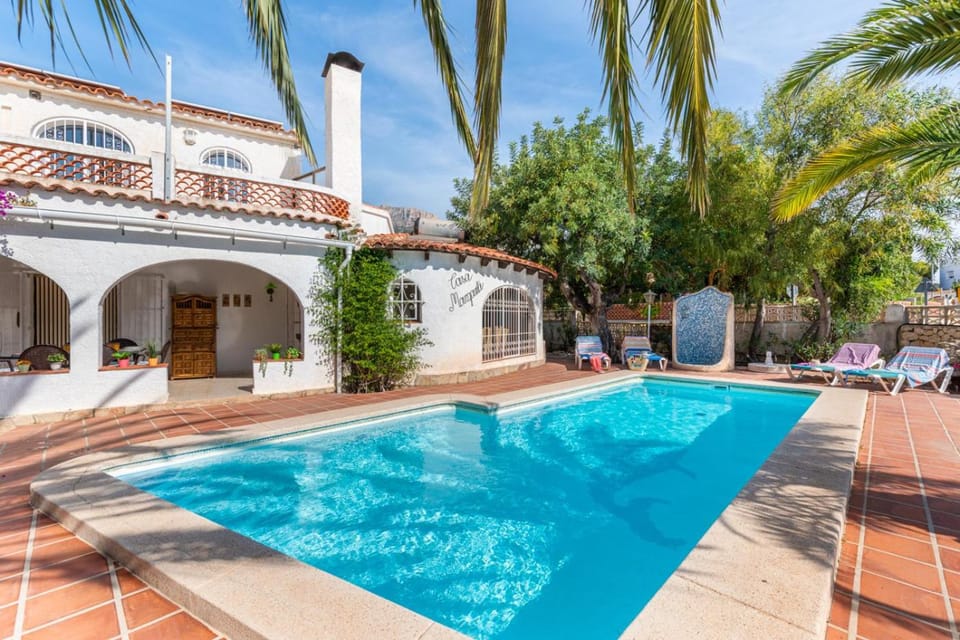 Property building, Facade/entrance, Off site