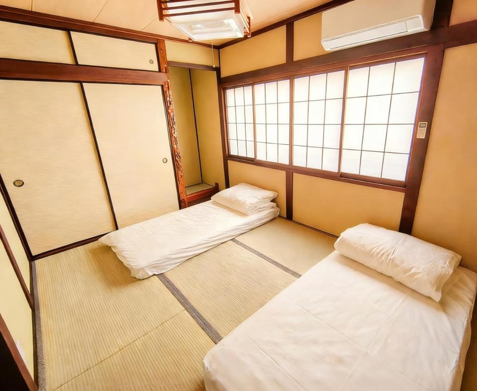 多喜屋 Takiya - 南海線岸里玉出駅北口より徒歩1分 -60m 一棟貸切 3部屋 最大6名 - 新規リフォーム済み Apartment in Osaka