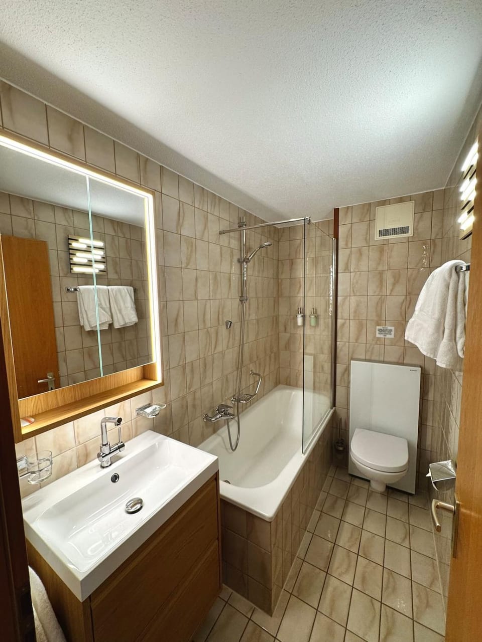 Toilet, Bathroom, Bath