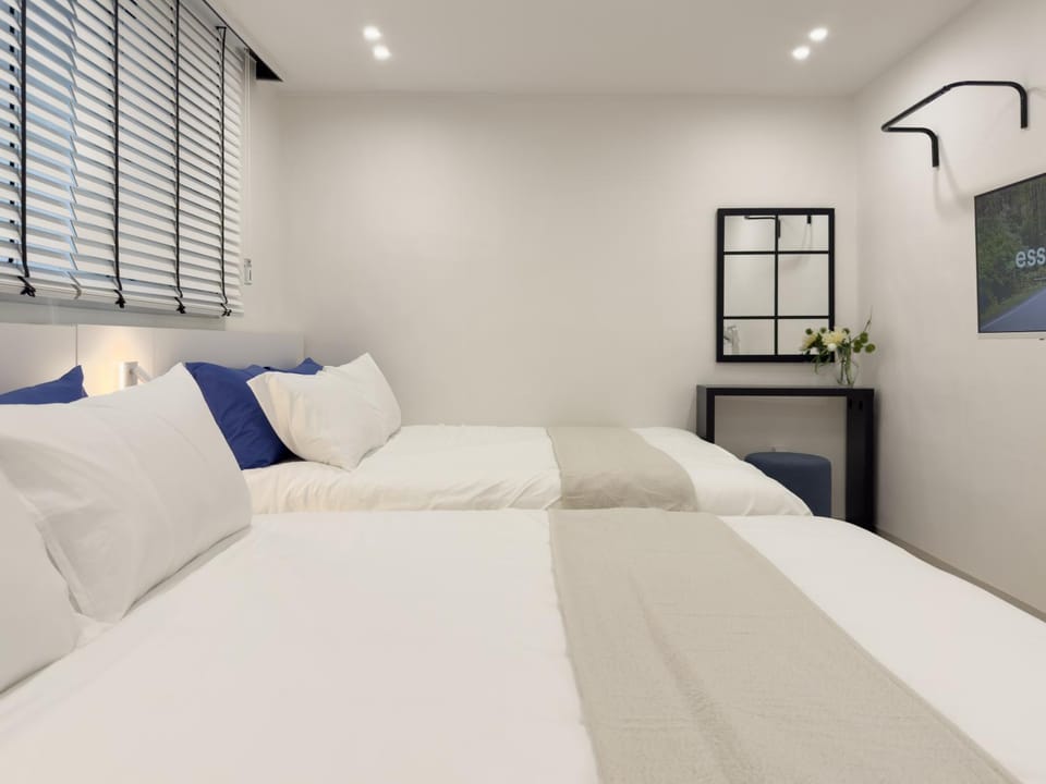 Bed, Bedroom, air conditioner