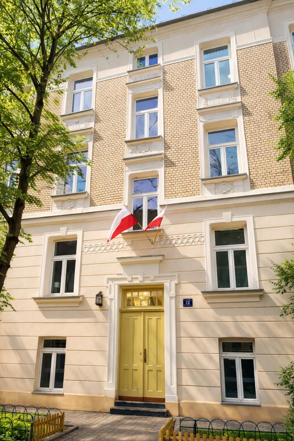 Facade/entrance, Decorative detail, elevator