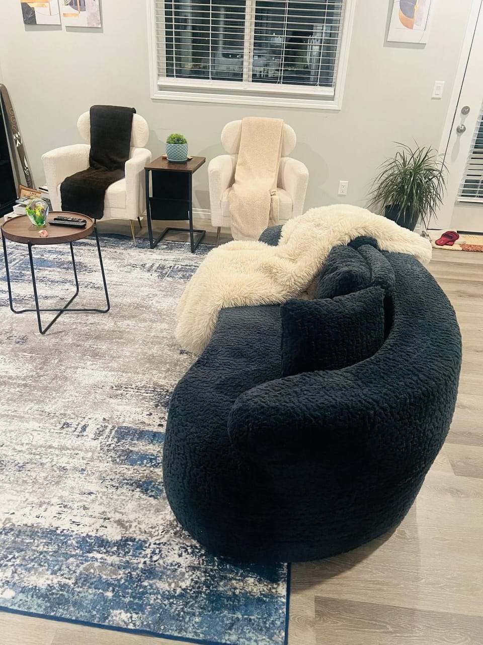 Spacious Private Room with TV, WiFi and Fridge Bed and Breakfast in Edmonton
