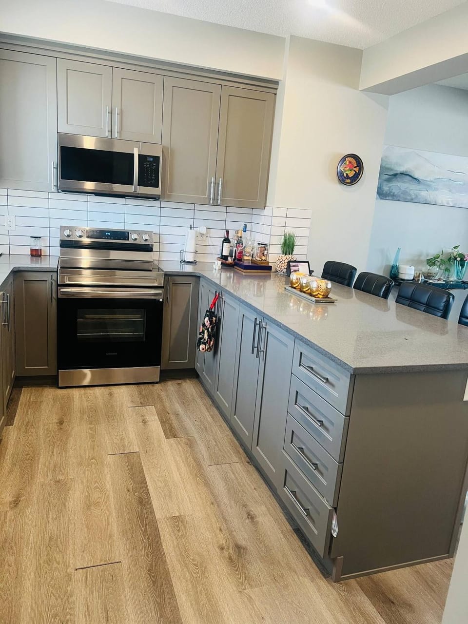 microwave, oven, kitchen
